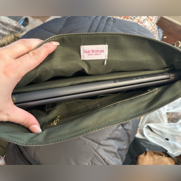 ISAAC MIZRAHI Laptop Quilted Canvas Crossbody Bag - Picture 10 of 14